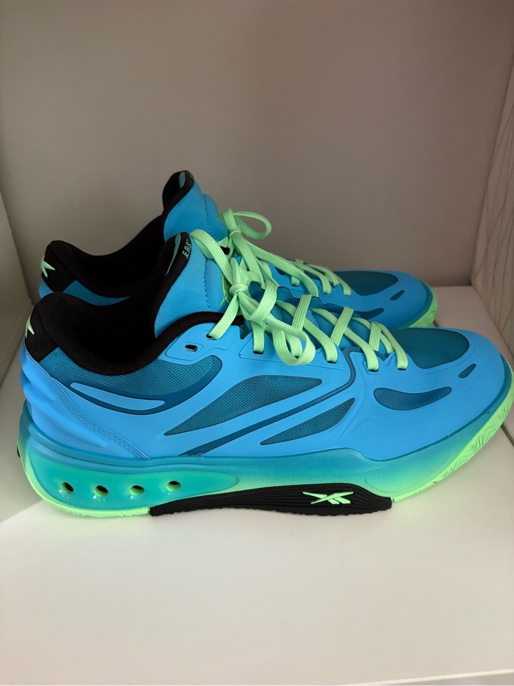 New Engine A Reebok Men’s  Athletic Running Shoes